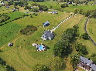 490 James Ln, Versailles, KY 40383