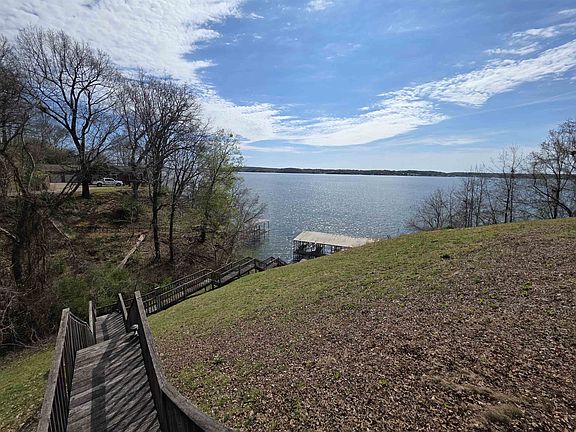 3rd image of 209 River Point Rd