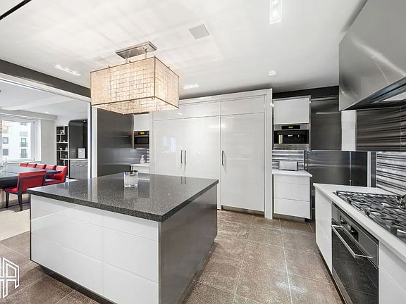 4th image of 510 Park Ave #12