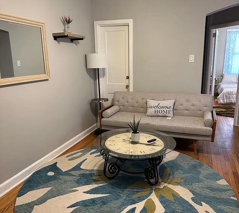 16 18 1/2 Morningside Dr