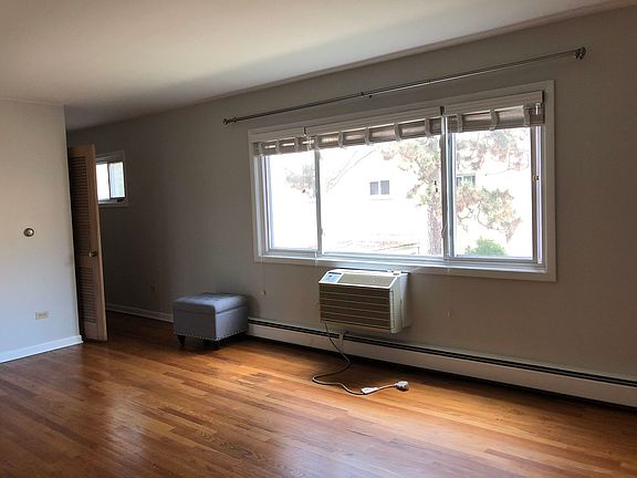 4th image of 1116 Greenleaf Ave APT 1G