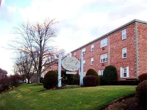 2nd image of 772 Willard St Unit B1