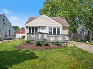 2755 Royal Ave, Berkley, MI 48072