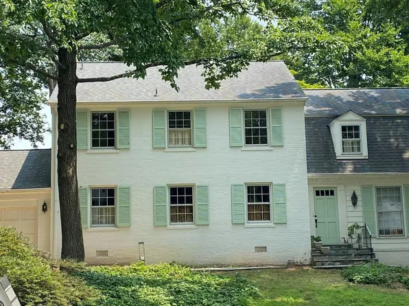 7709 Masters Dr, Potomac, MD 20854