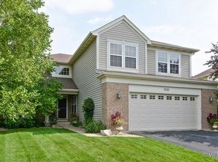 1235 Sanctuary Ln, Naperville, IL 60540