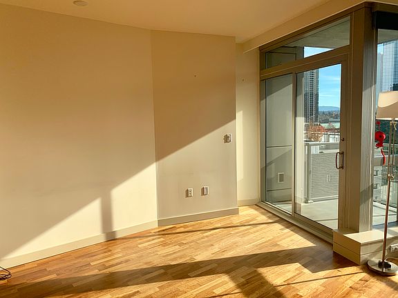 5th image of 10610 NE 9th Pl Unit 1001