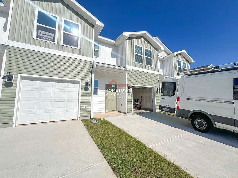 3997 Pendragon Cir — Photo 1
