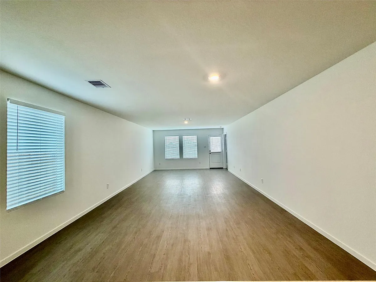 Building Photo - 5003 Esperanza Terrace Dr