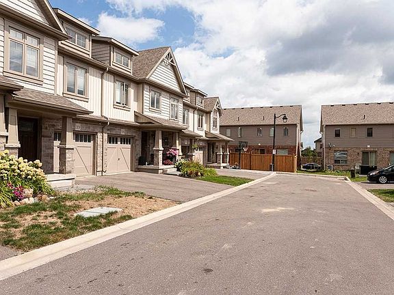 2nd image of 124 Parkinson Cres #39