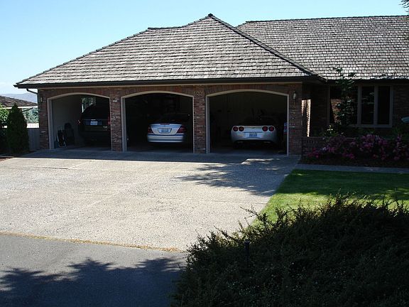 3 car garage