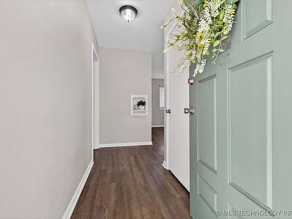 5th image of 3816 Nebraska St