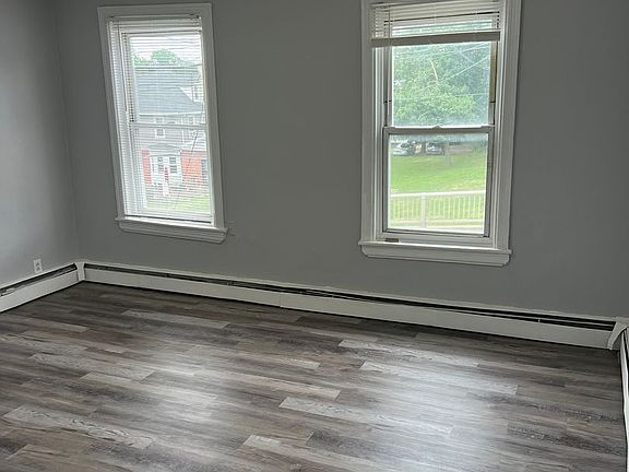 2nd image of 437 Sharon Ave APT 3