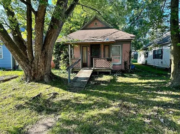 811 E 7th St, Pittsburg, KS 66762