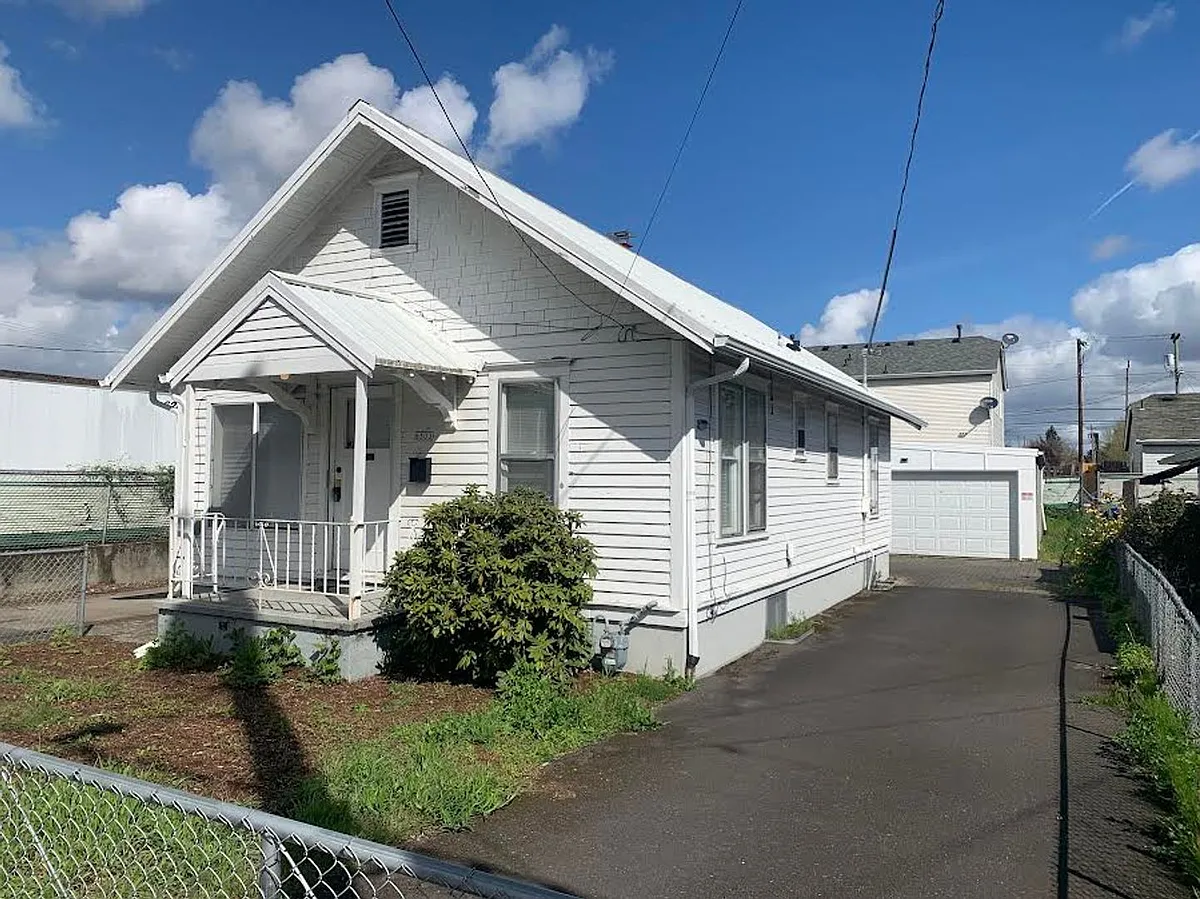 Building Photo - 8303 SE Alder St