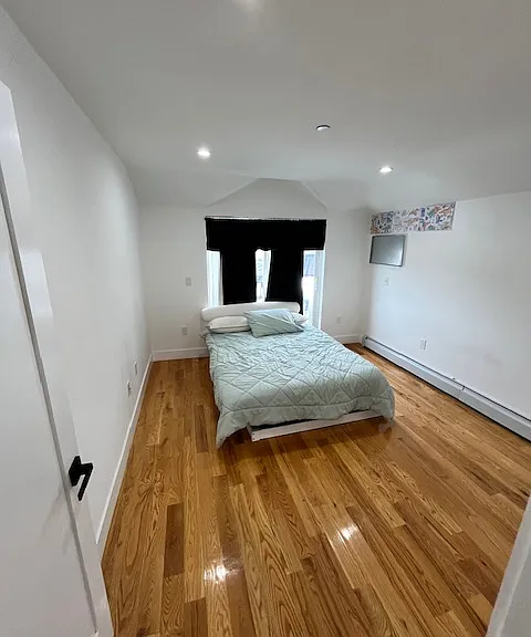THATS A QUEEN BED...SO MORE THAN BIG ENOUGH FOR A KING WITH FURNITURE