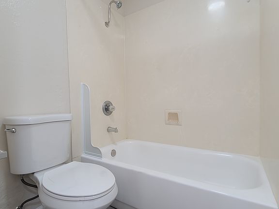 3rd image of 1983 Ascot Dr