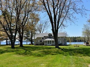 26 Lakeshore Dr, Willsboro, NY 12996