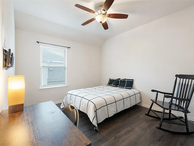 156 Banana St — Photo 26