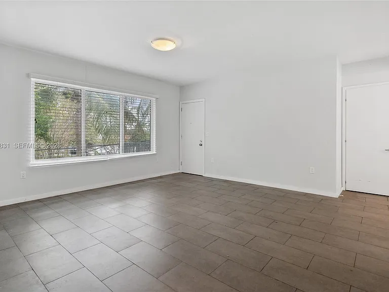 8501 Hawthorne Ave #4 — Photo 5