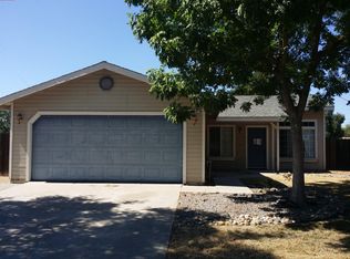 880 Tempe Dr, Hanford, CA 93230