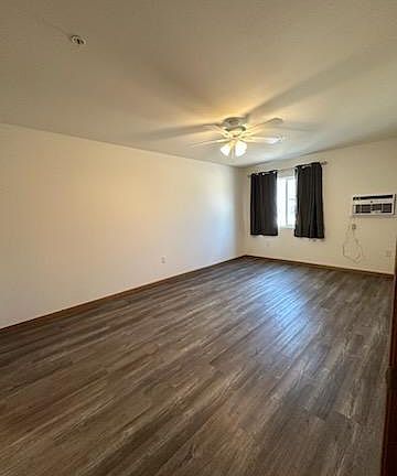 3rd image of 1415-1435 Peterson Dr #604