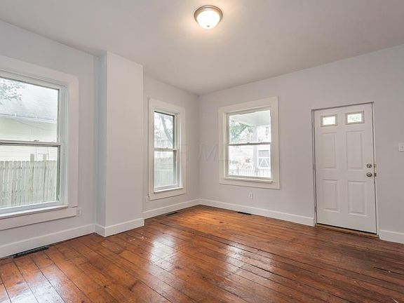 5th image of 23 E Lincoln Ave