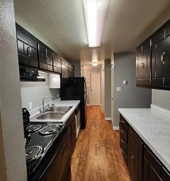 Crestview Apartments — Photo 26