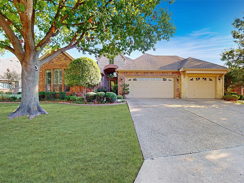 1st image of 350 Pine Valley Dr