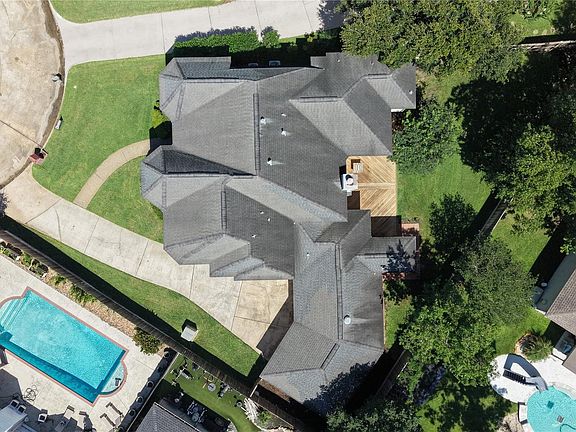 5th image of 17210 Silverthorne Ln
