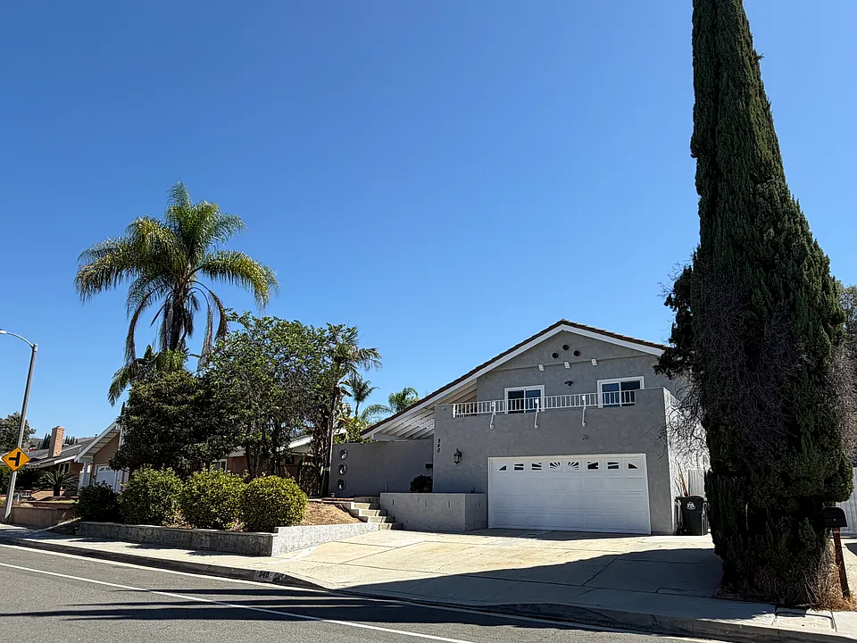 940 N Del Sol Ln