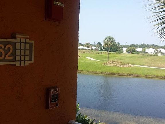 3rd image of 1462 The Pointe Dr