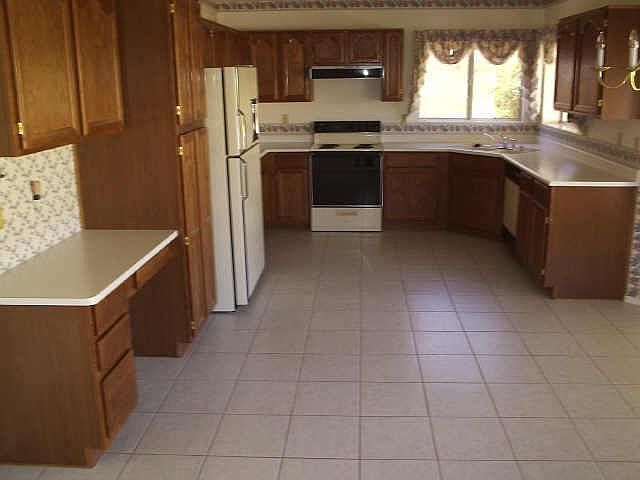 2nd image of 17411 N 84th Ln