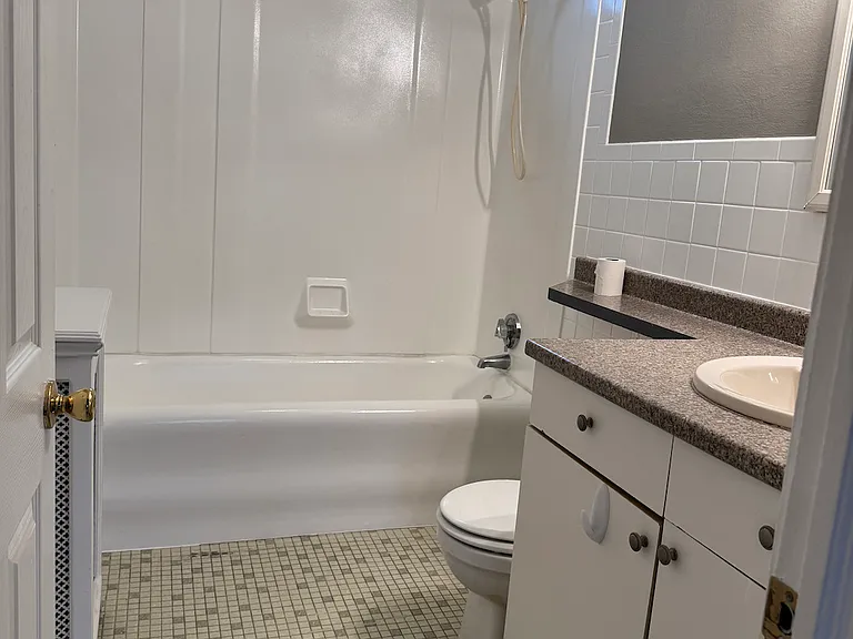 285 Clover St #2 — Photo 6
