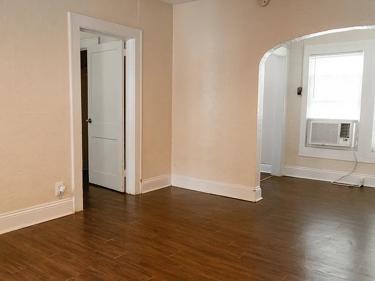 515 N Monroe St — Photo 6