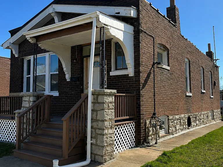 4872 San Francisco Ave — Photo 17