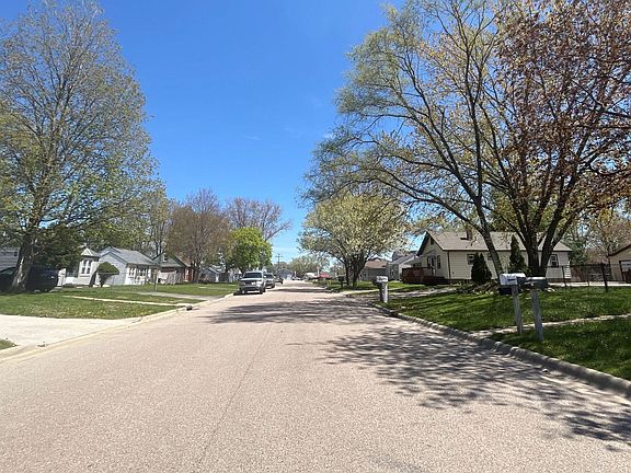 5th image of 532 Liberty Blvd