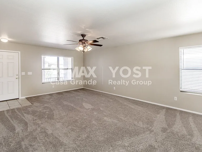 645 W Jardin Dr — Photo 4