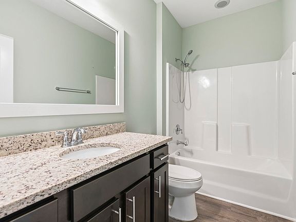 5th image of 464 Honeyhill Loop