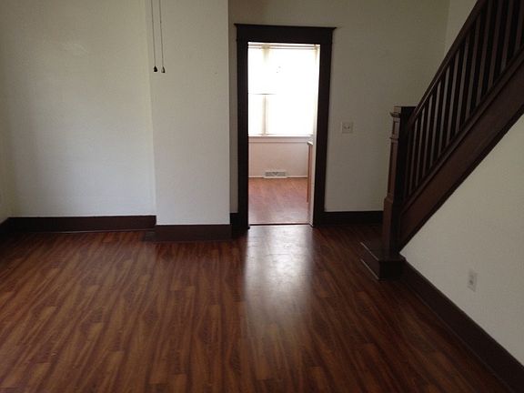 dining room/kitchen entry