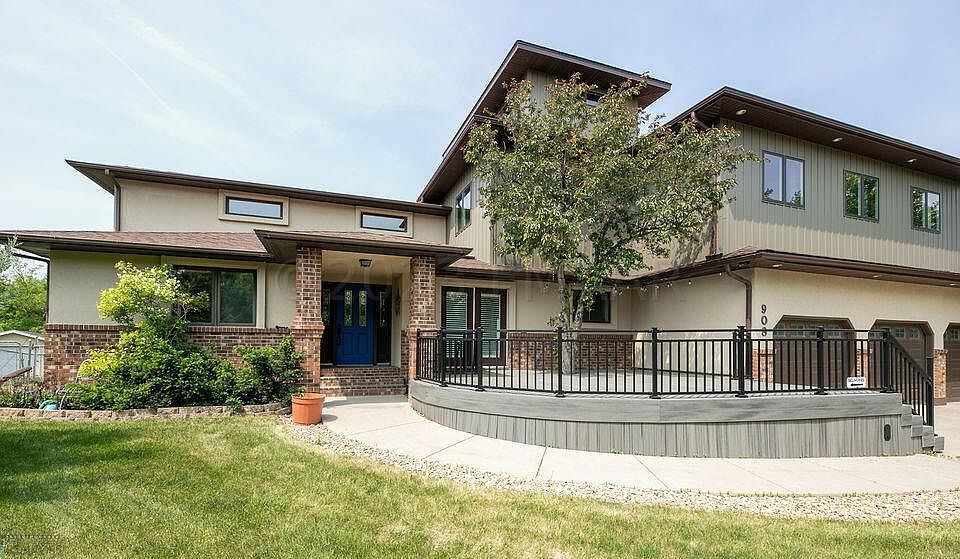 1st image of 908 Dolores Dr