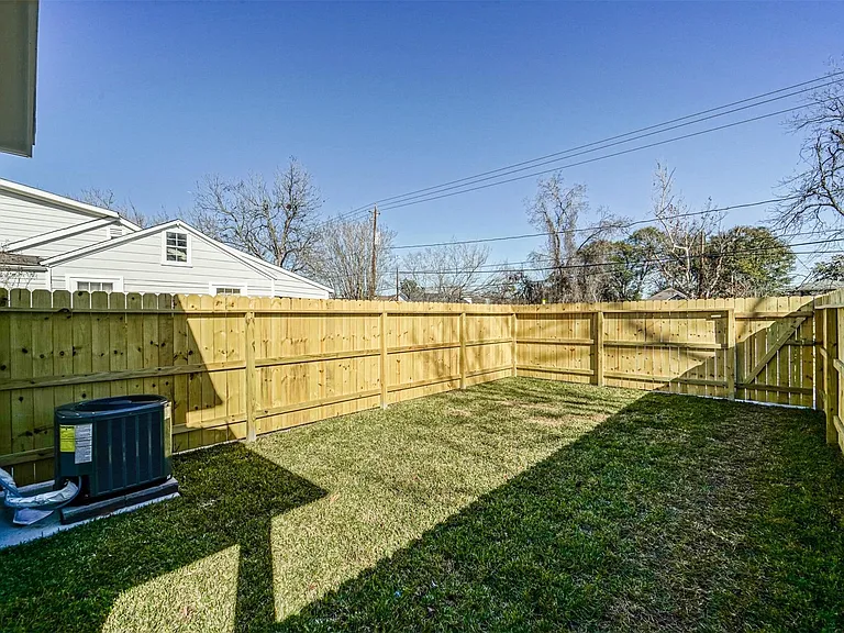 8409 Schneider St — Photo 20