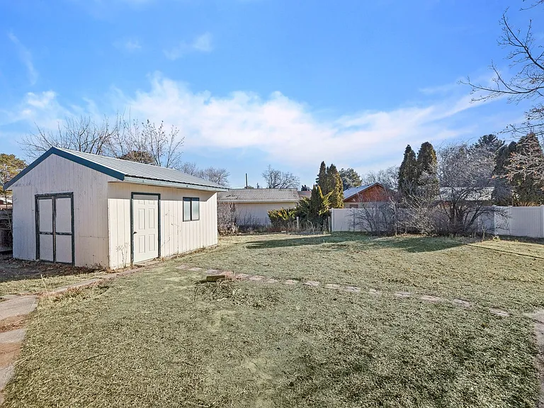 1642 Bel Air Cir — Photo 2