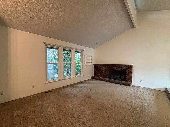 4th image of 7151 Sunset Ave NE