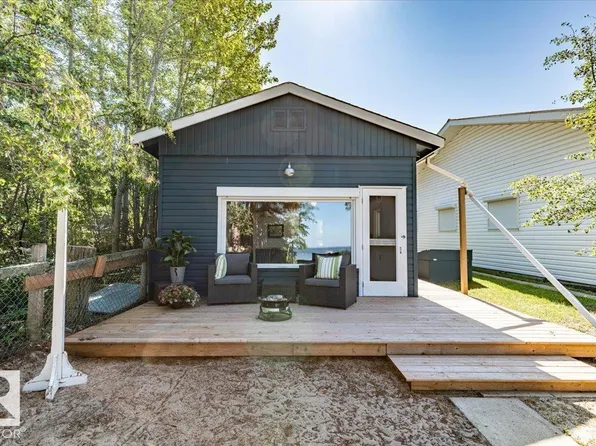 101 1st Ave, Ma Me O Beach, AB T0C 1X0