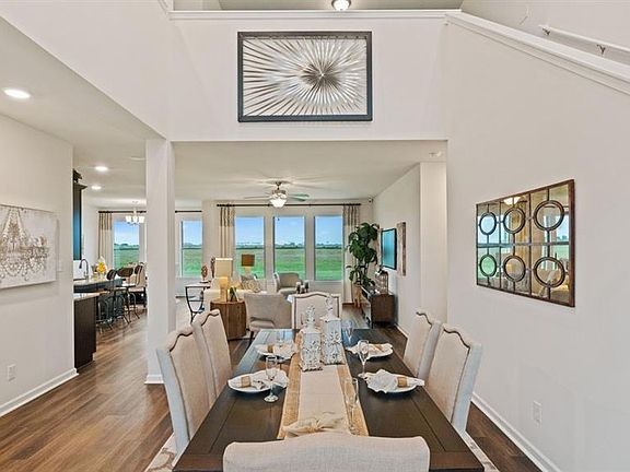 4th image of 587 E Lakeshore Villages Dr
