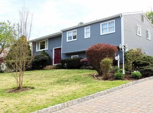5 Danemar Dr, Middletown, NJ 07748