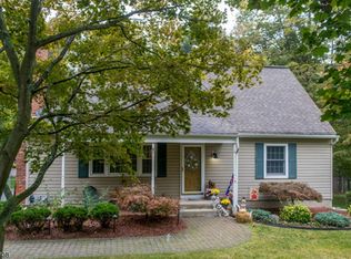 5 Warren Pl, West Milford, NJ 07480