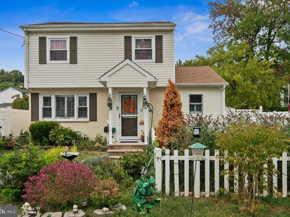 63 7th St, Hazlet Township, NJ 07734