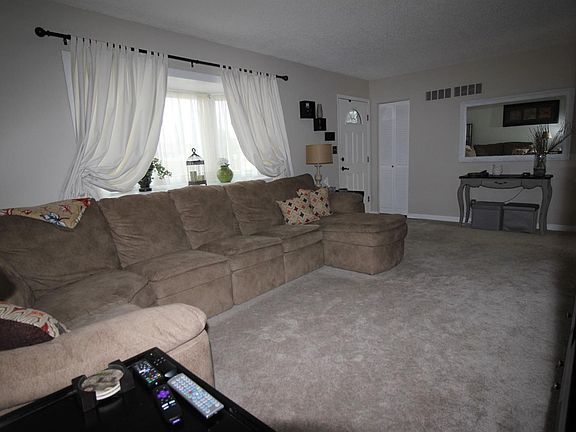 2nd image of 2219 Centennial Blvd