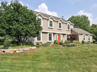 1904 Sprucewood Ct, Naperville, IL 60565